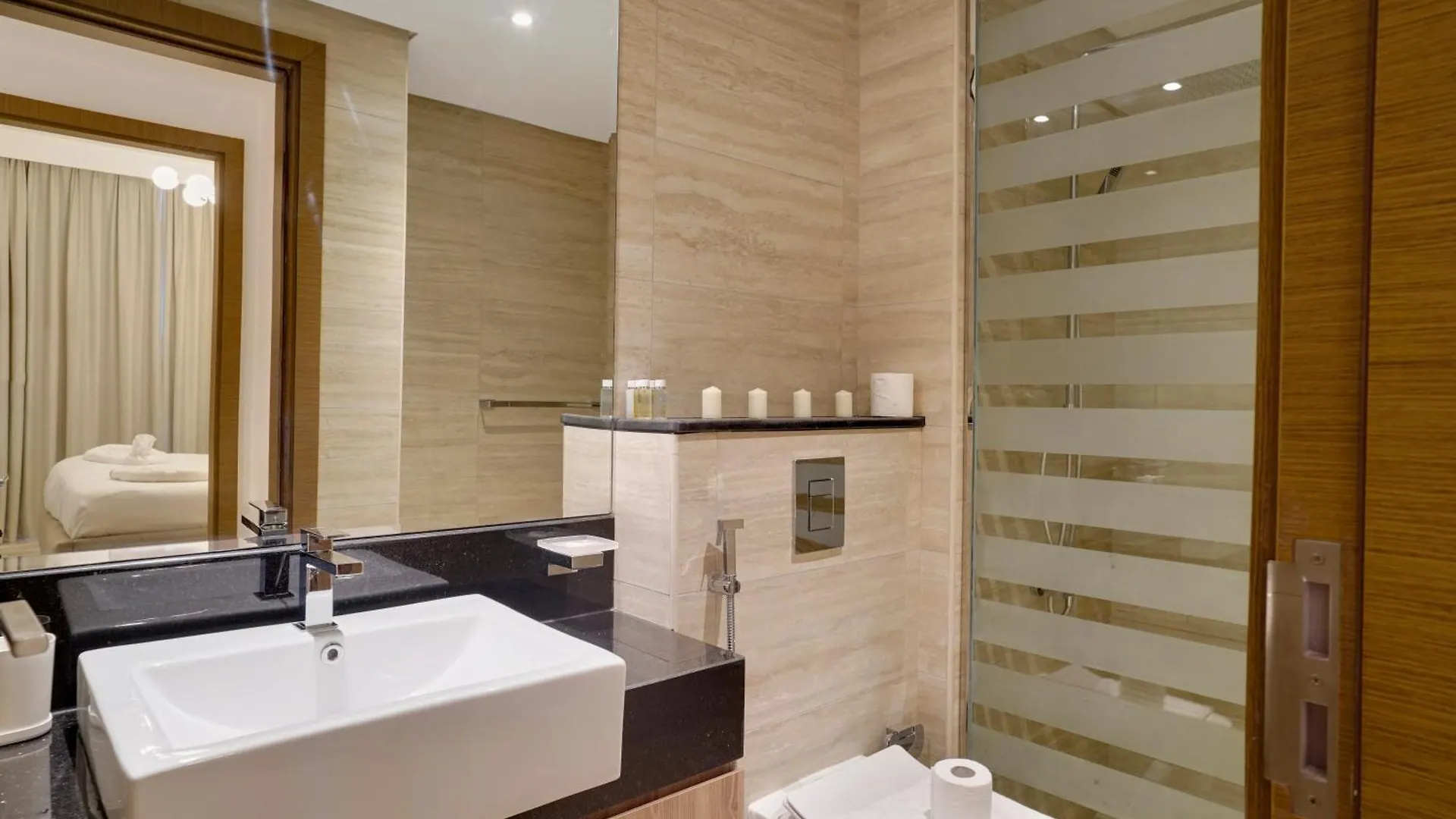 26- Luxury Waterfront 2Br With Infinity Pool Near Burj Khalifa And Dubai Mall 0*,  アラブ首長国連邦